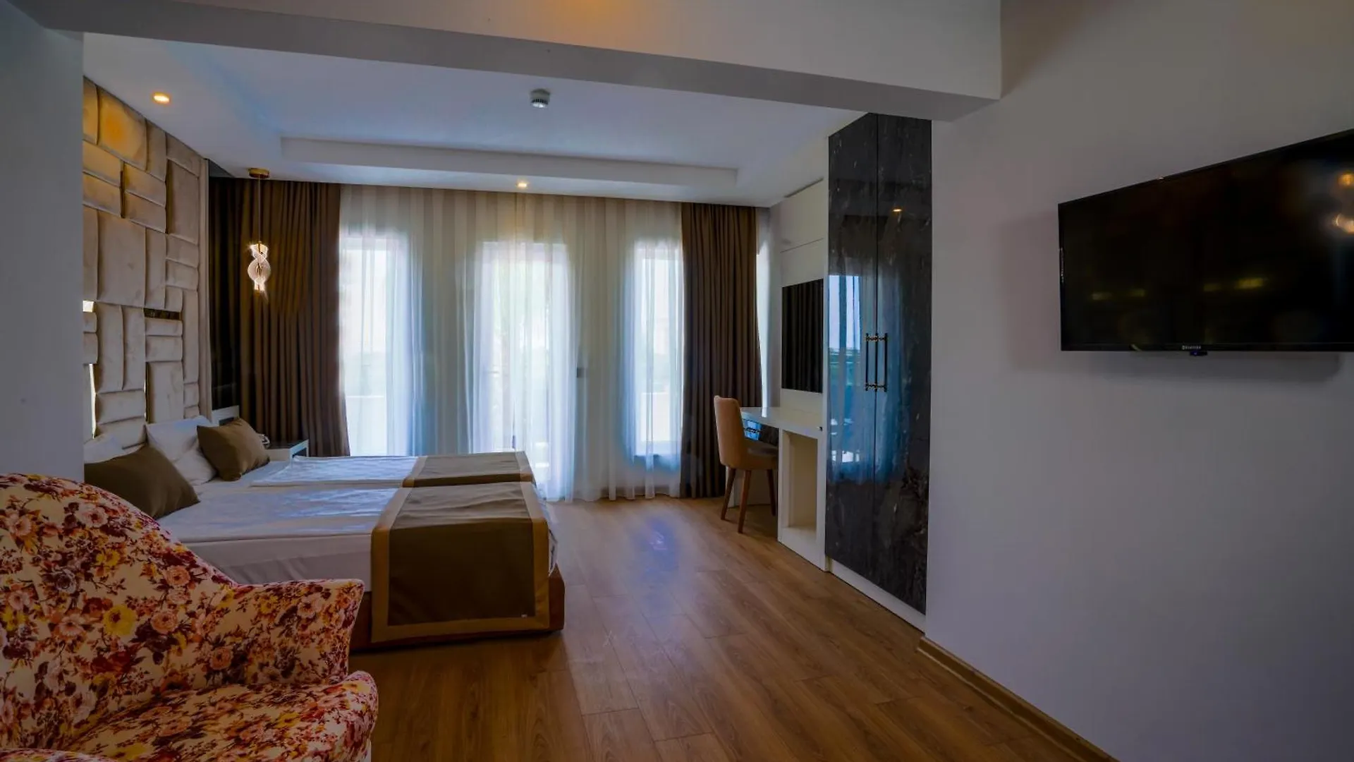 אנטליה Lara Garden Hotel