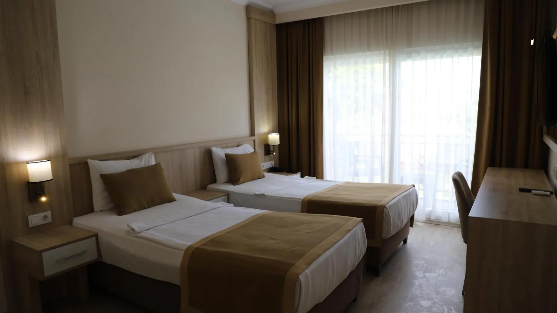 אנטליה Lara Garden Hotel