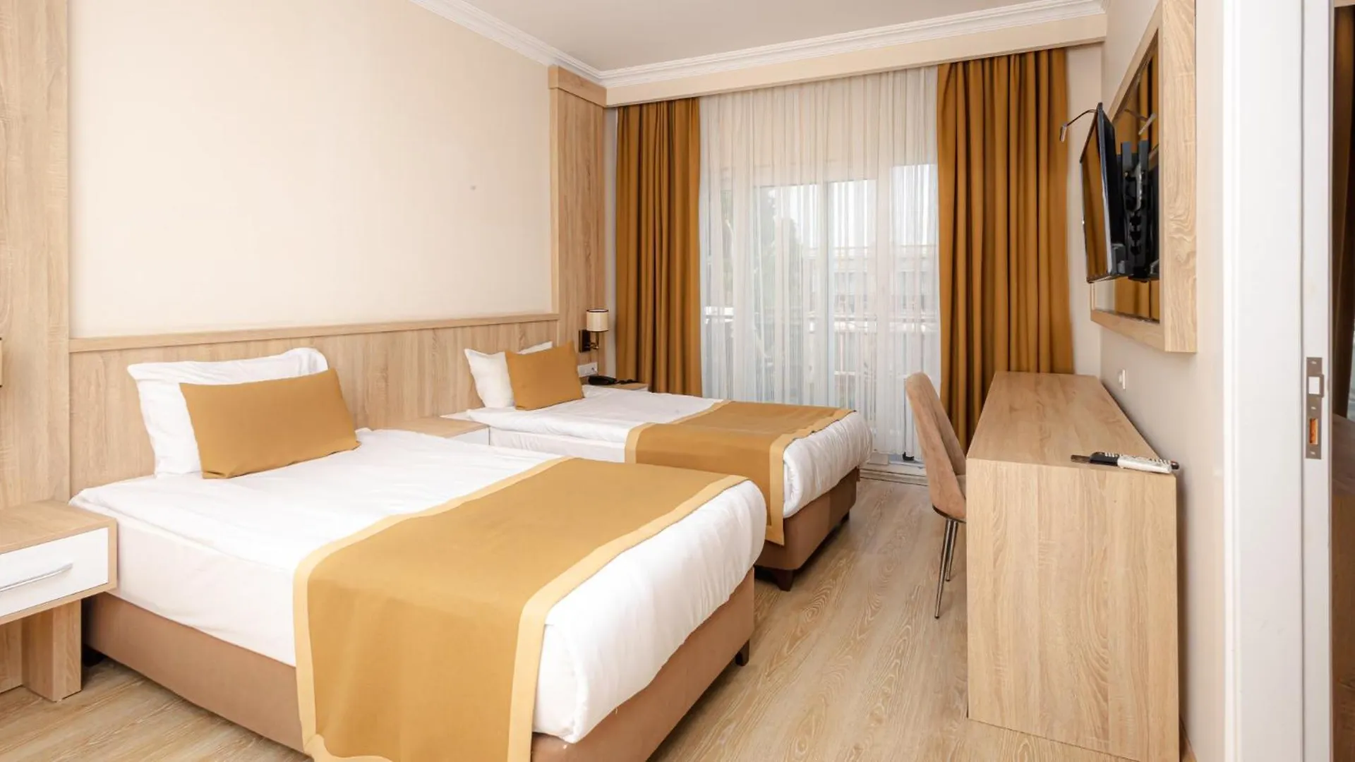 אנטליה Lara Garden Hotel